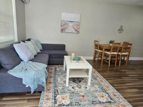 Special Price 1 BR Apt 3 mi, 7 mins from beach